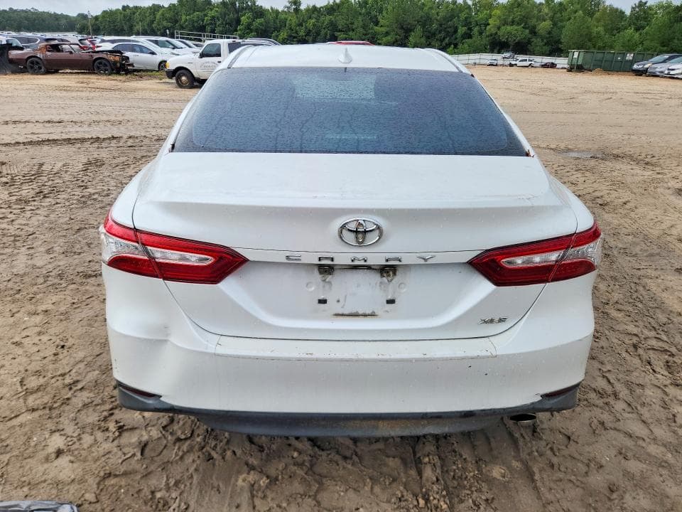 2019 TOYOTA CAMRY XLE 6