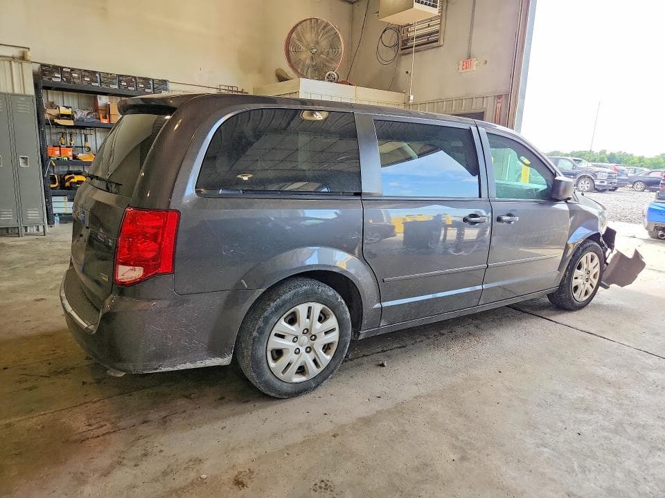 2016 DODGE GRAND CARAVAN SE 3