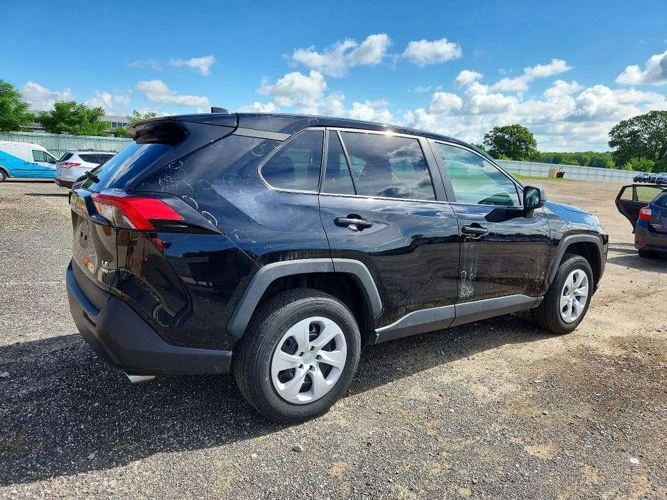 2023 TOYOTA RAV4 LE 3