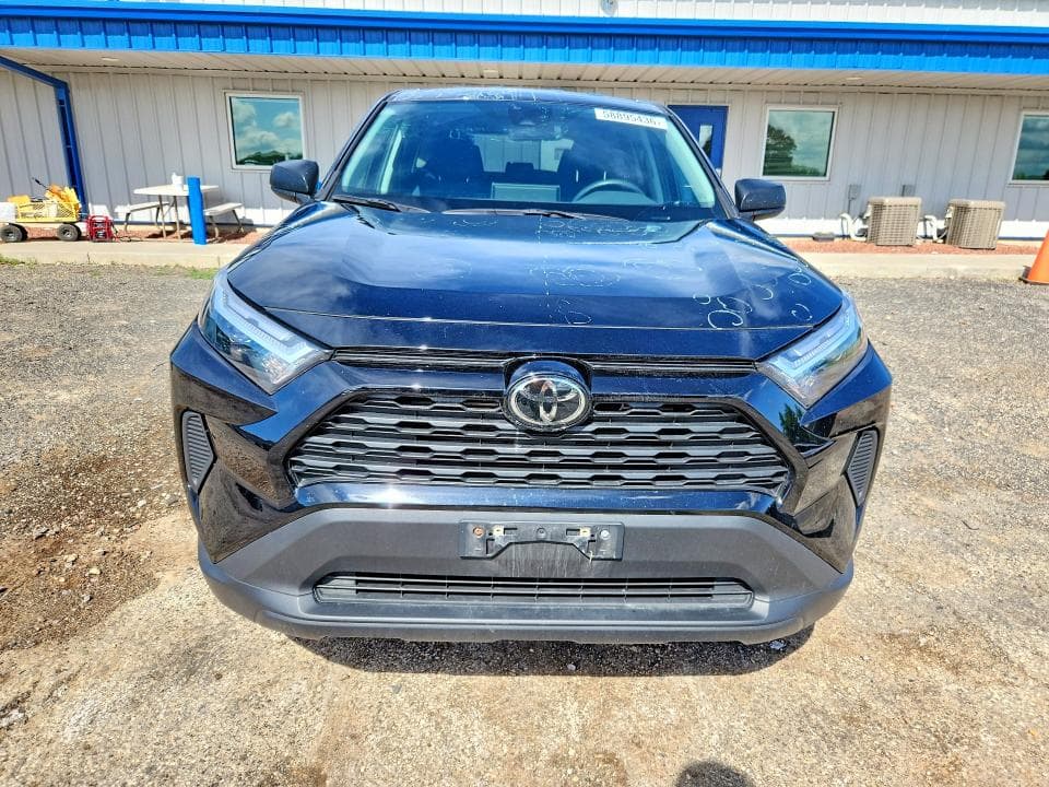 2023 TOYOTA RAV4 LE 5