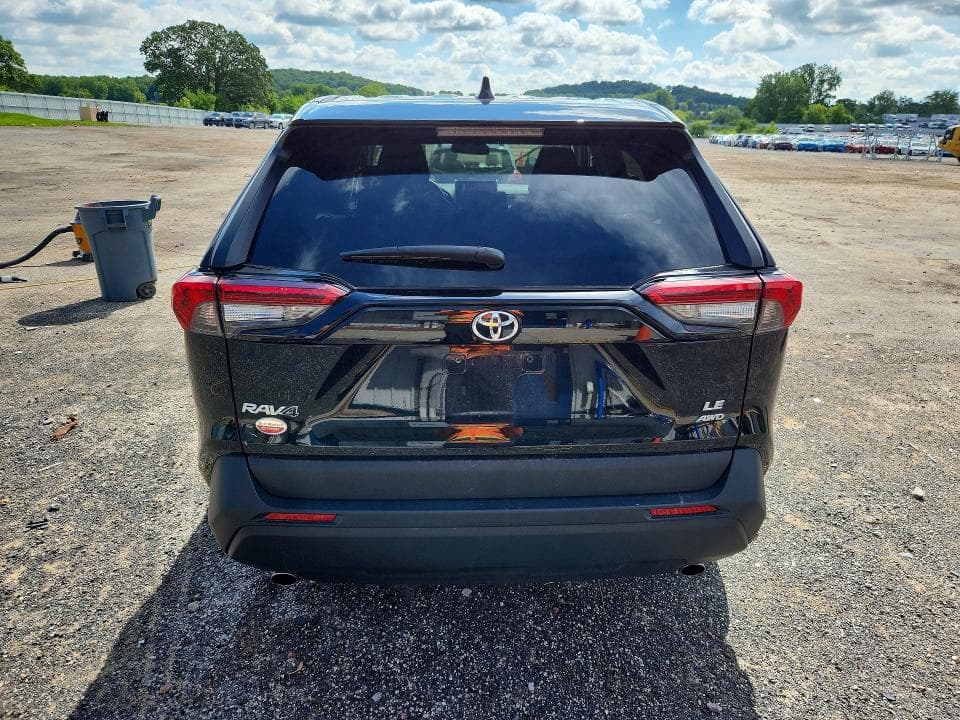 2023 TOYOTA RAV4 LE 6
