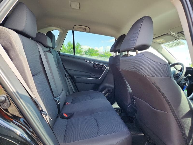 2023 TOYOTA RAV4 LE 10