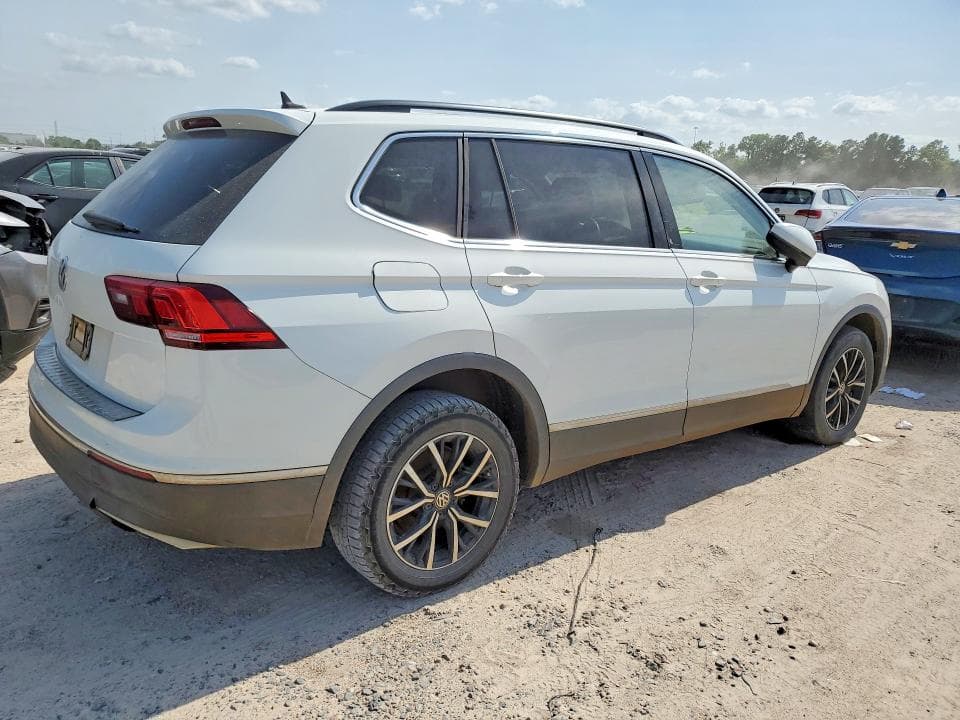 2021 VOLKSWAGEN TIGUAN SE SE 3