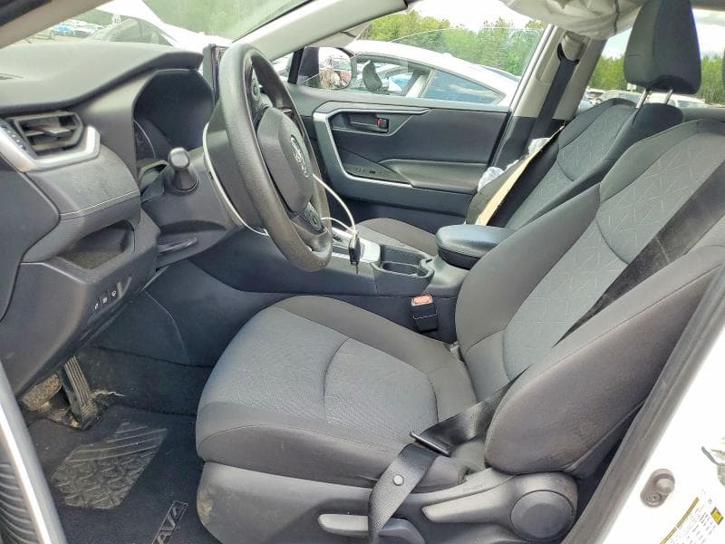 2019 TOYOTA RAV4 LE LE 7