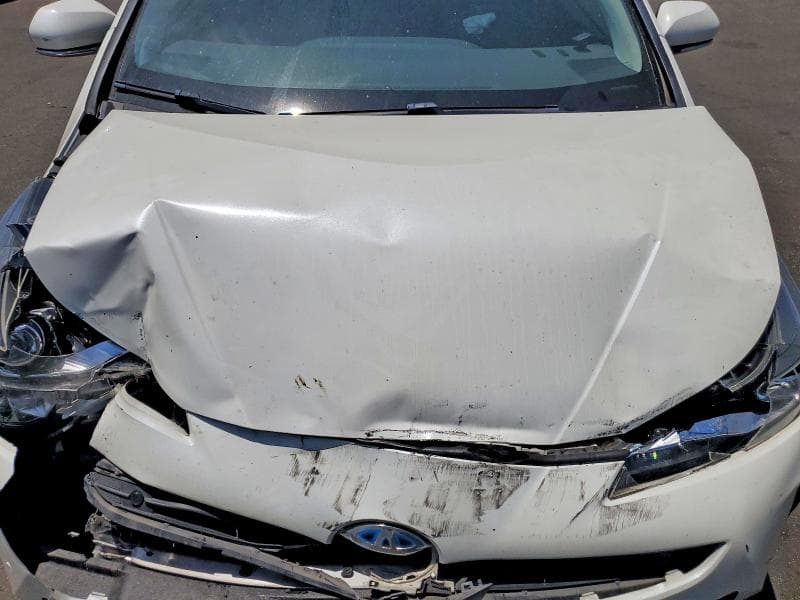 2020 TOYOTA PRIUS LE 11