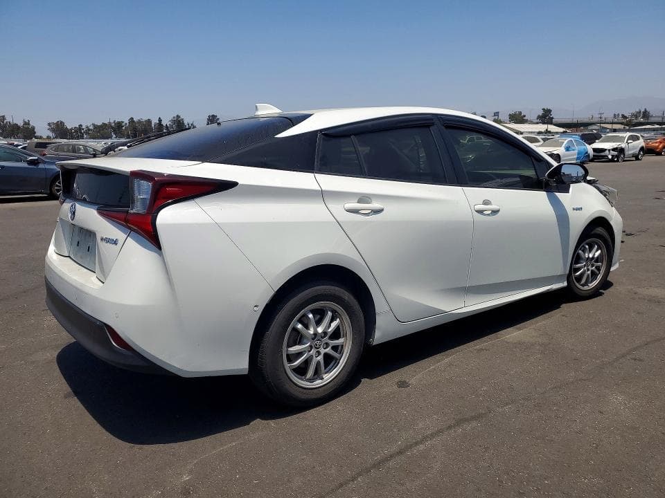 2020 TOYOTA PRIUS LE 3