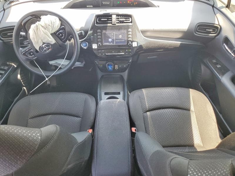 2020 TOYOTA PRIUS LE 8