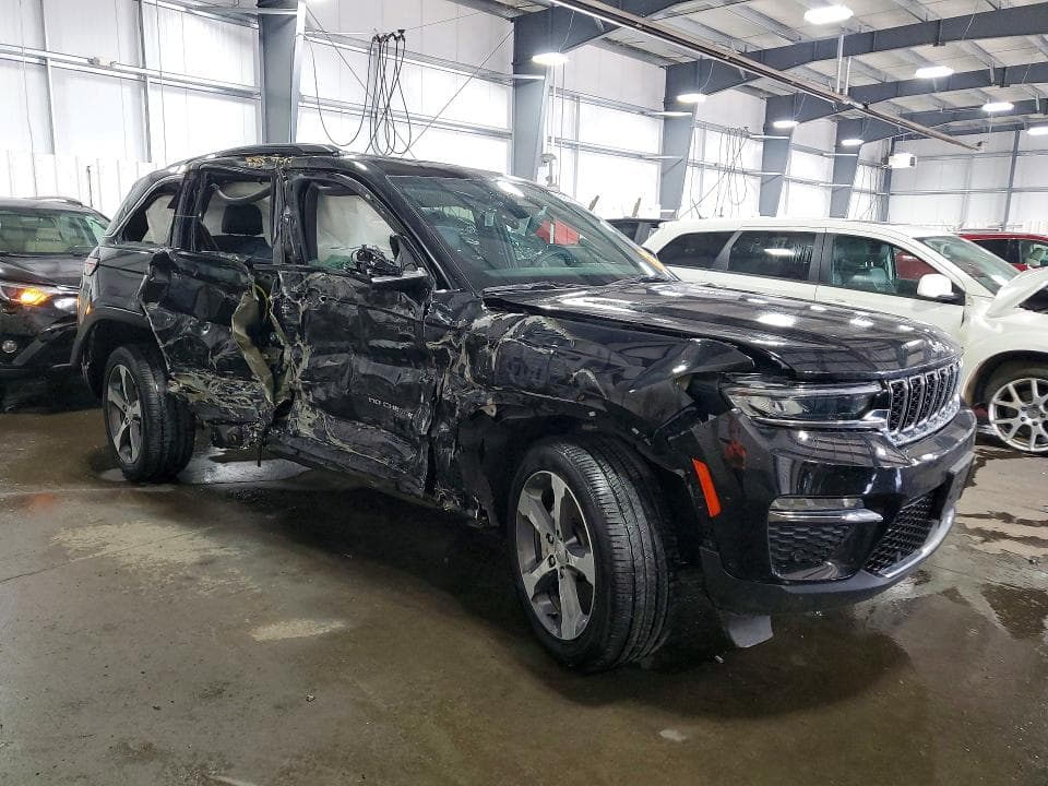 2024 JEEP GRAND CHEROKEE LIMITED 4