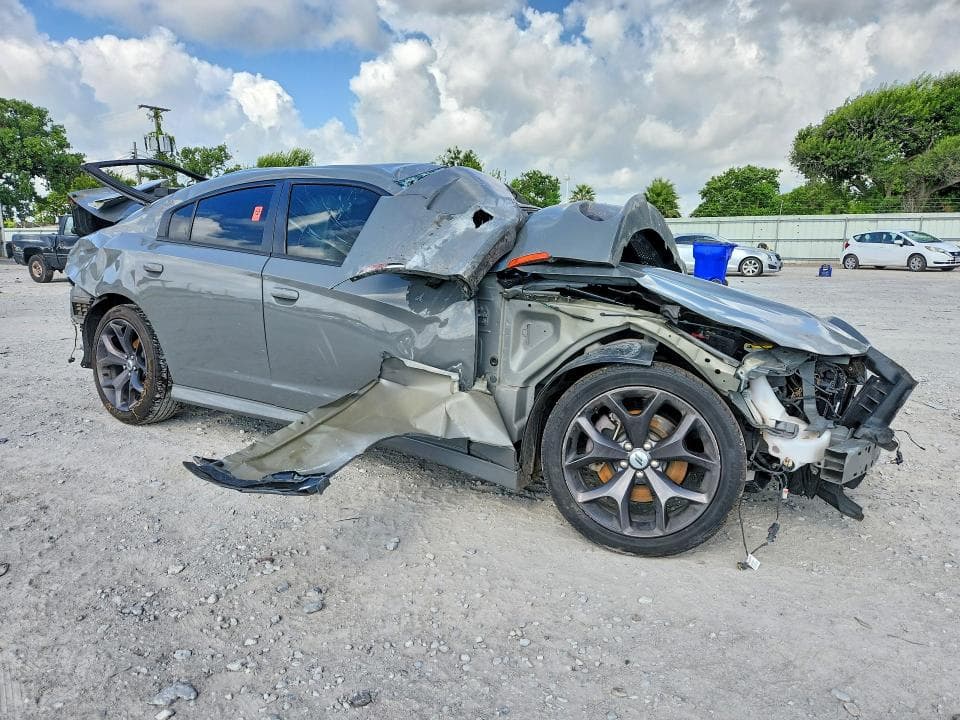 2019 DODGE CHARGER 4