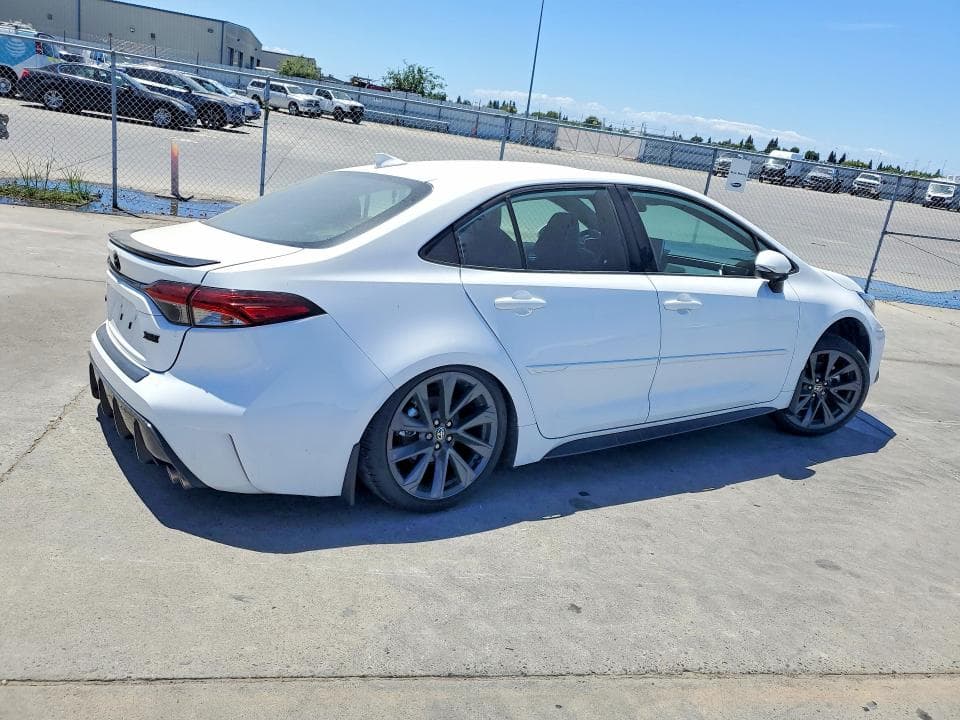 2024 TOYOTA COROLLA XSE 3