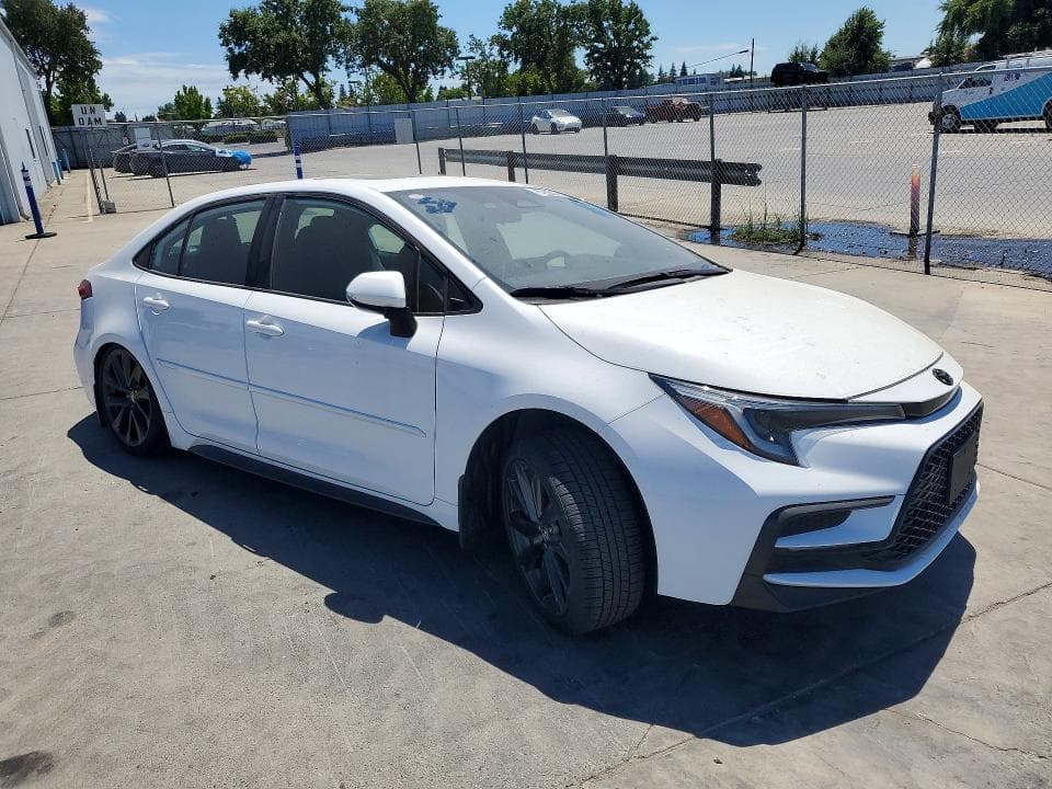 2024 TOYOTA COROLLA XSE 4