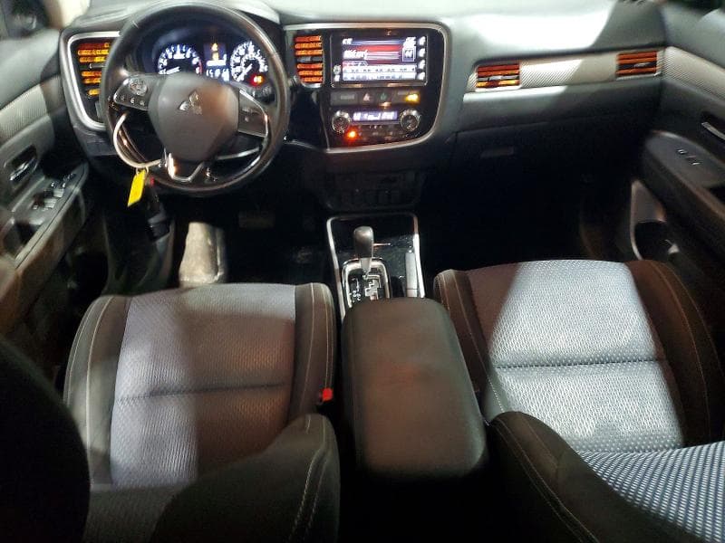 2018 MITSUBISHI OUTLANDER SE SE 8