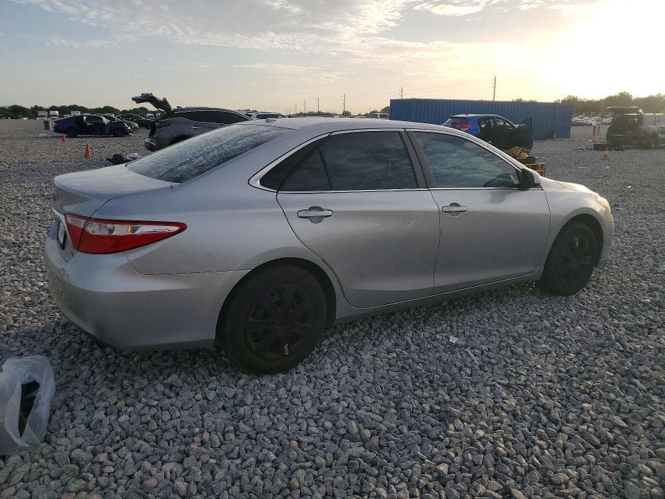 2017 TOYOTA CAMRY LE 3