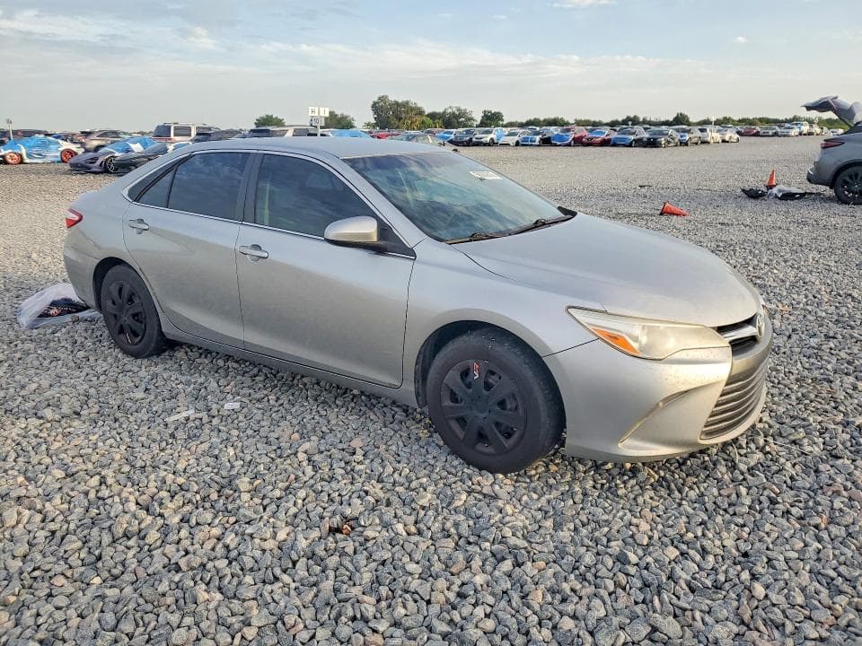 2017 TOYOTA CAMRY LE 4