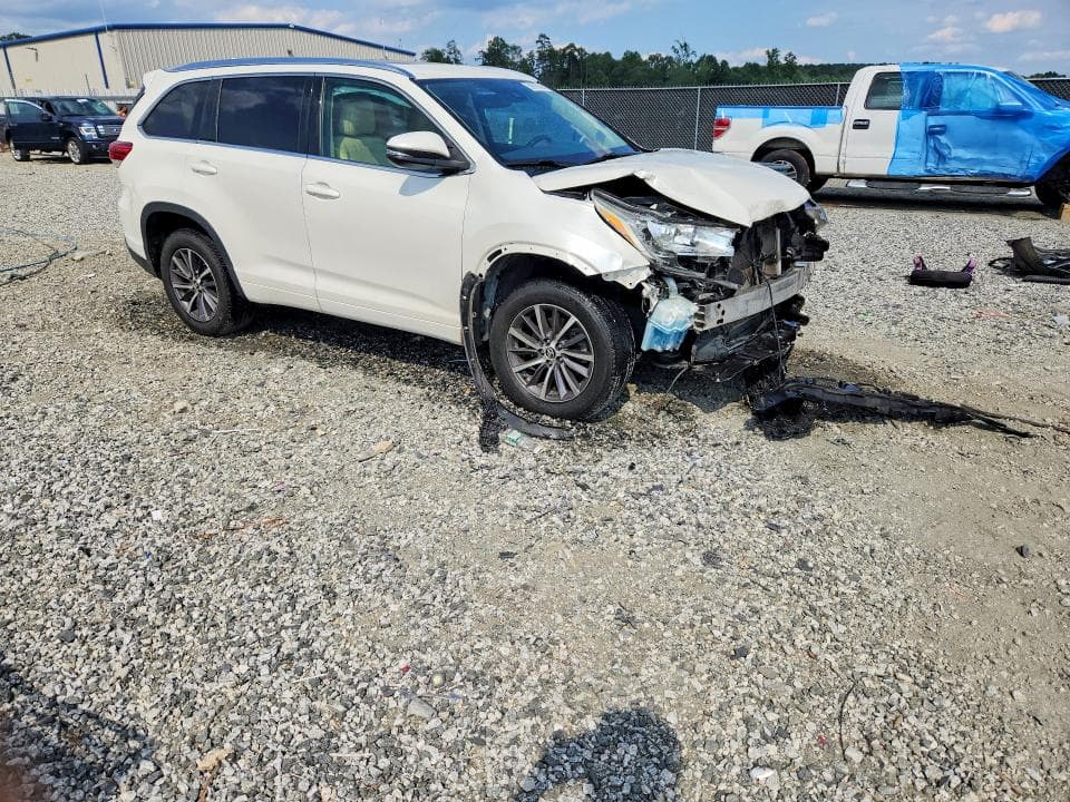2018 TOYOTA HIGHLANDER XLE XLE 4