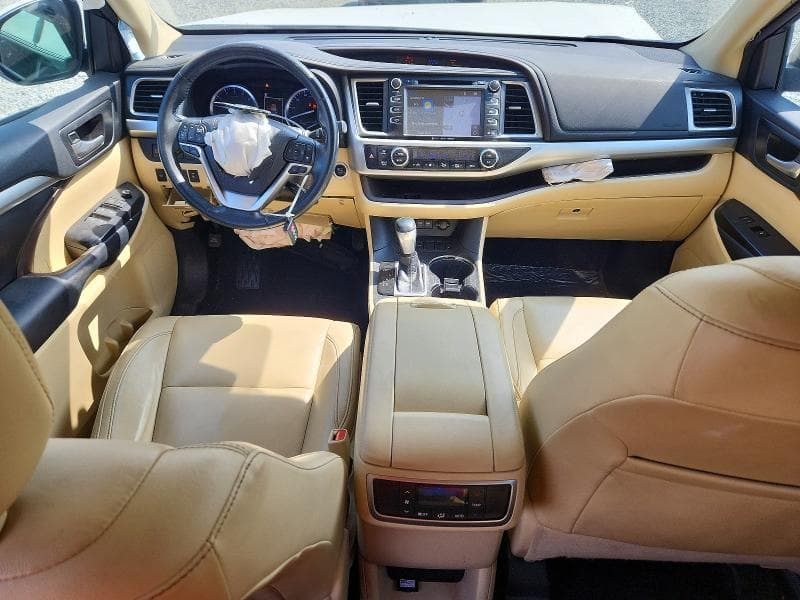 2018 TOYOTA HIGHLANDER XLE XLE 8