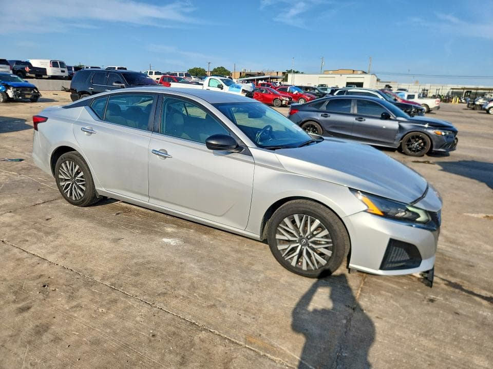 2024 NISSAN ALTIMA SV 4