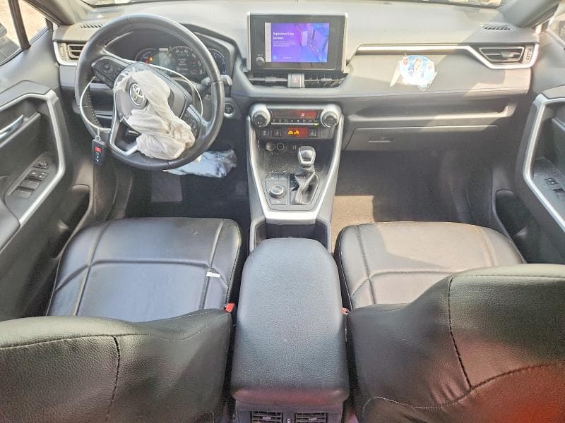 2023 TOYOTA RAV4 SE 8