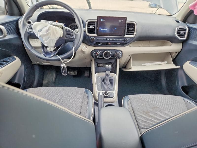 2022 HYUNDAI VENUE LIMITED LIMITED 9