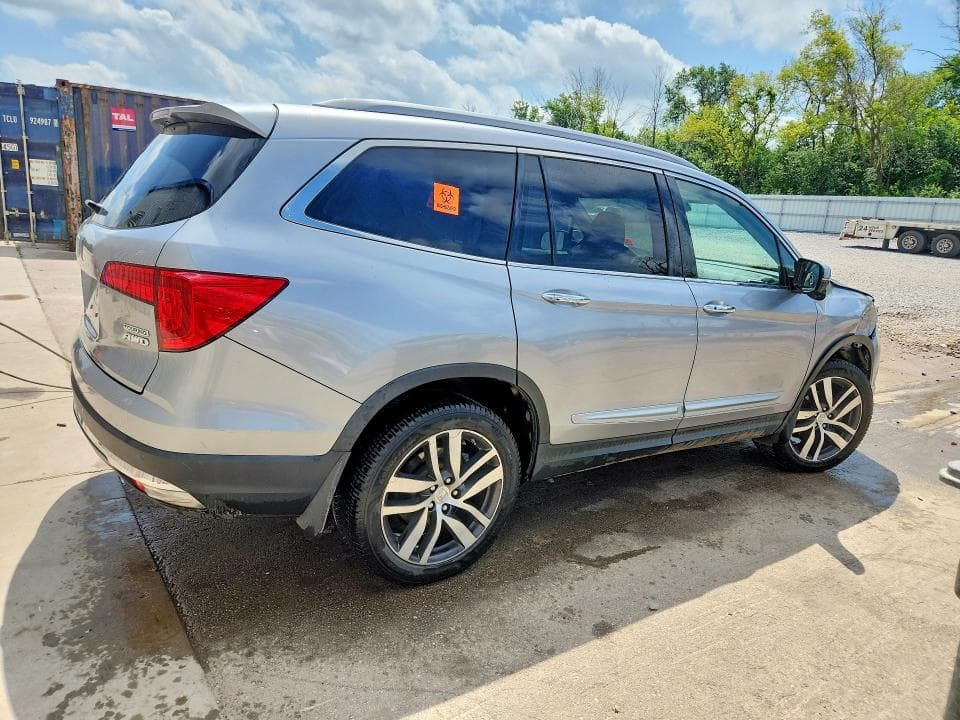 2017 HONDA PILOT TOURING 3