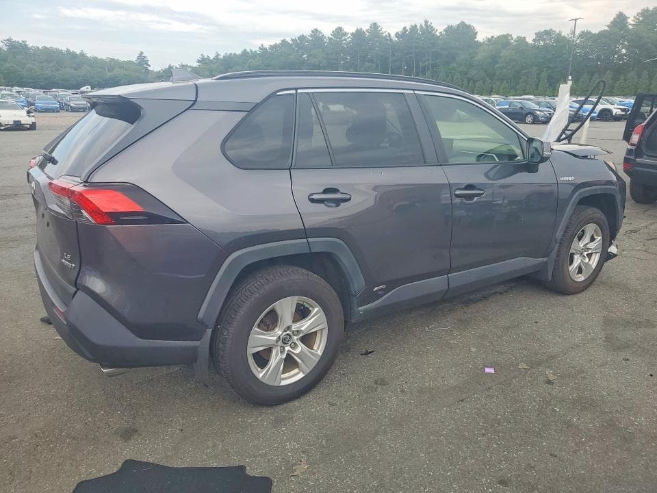 2019 TOYOTA RAV4 LE 3