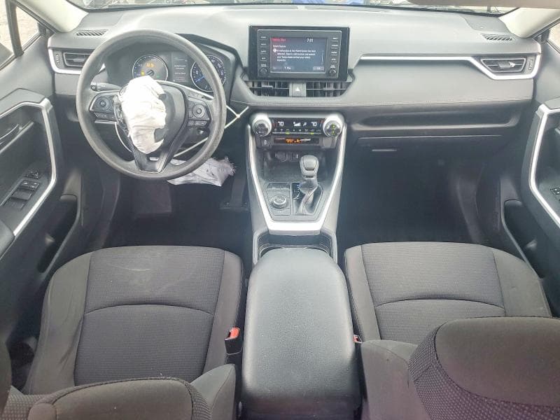 2019 TOYOTA RAV4 LE 8