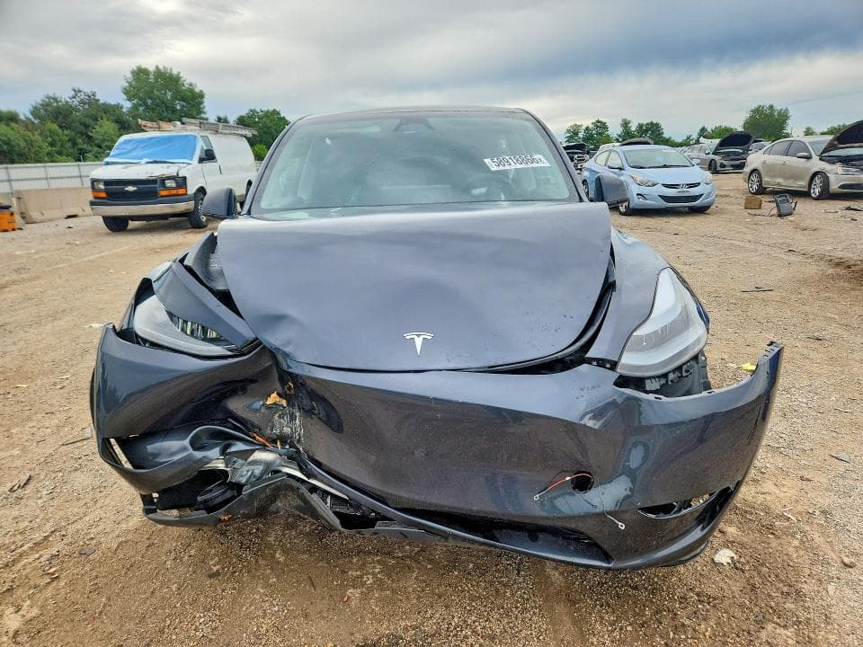2025 TESLA MODEL Y 5