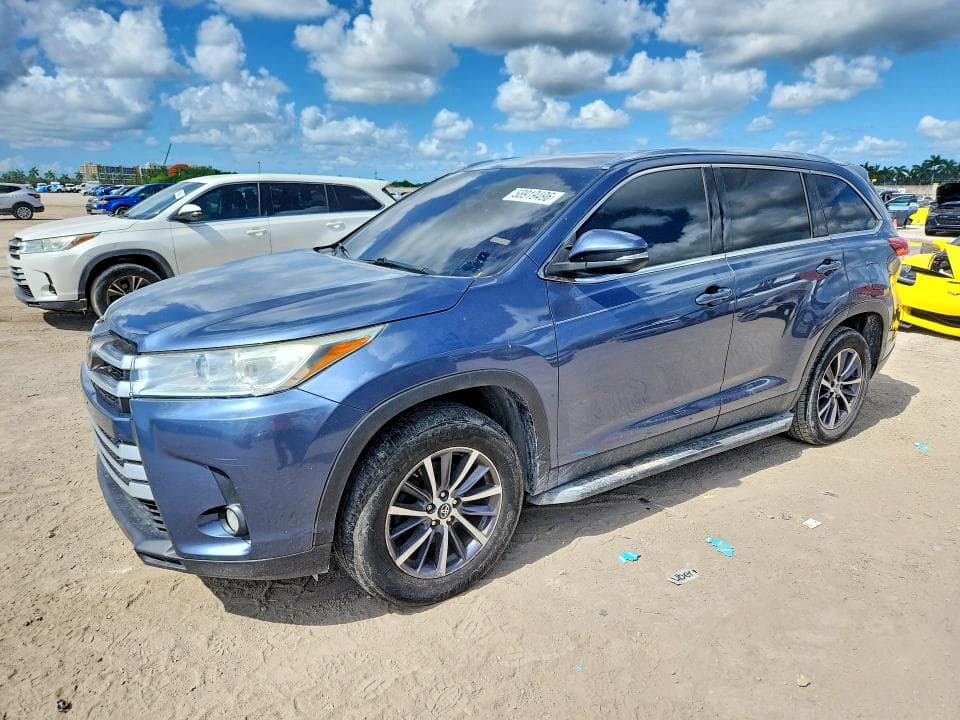 2019 TOYOTA HIGHLANDER XLE - 1