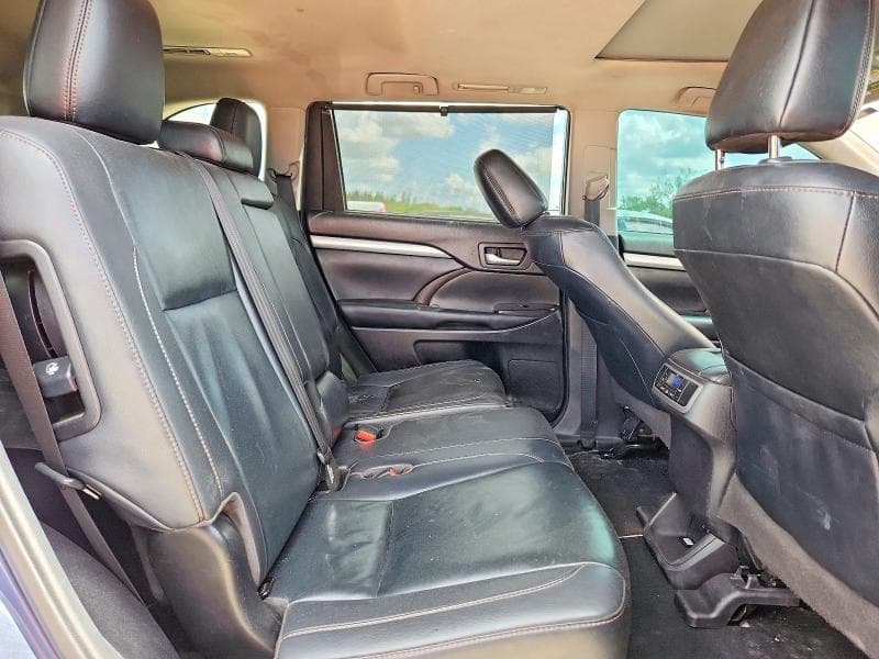 2019 TOYOTA HIGHLANDER XLE 11