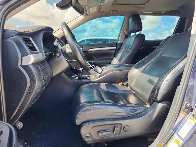 2019 TOYOTA HIGHLANDER XLE 7