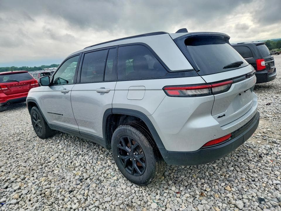 2025 JEEP GRAND CHEROKEE LAREDO 2