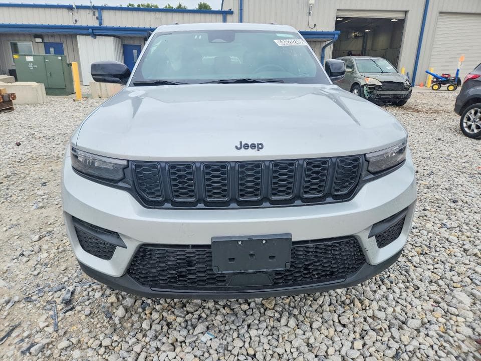 2025 JEEP GRAND CHEROKEE LAREDO 5