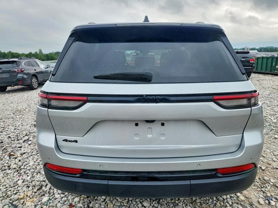2025 JEEP GRAND CHEROKEE LAREDO 6