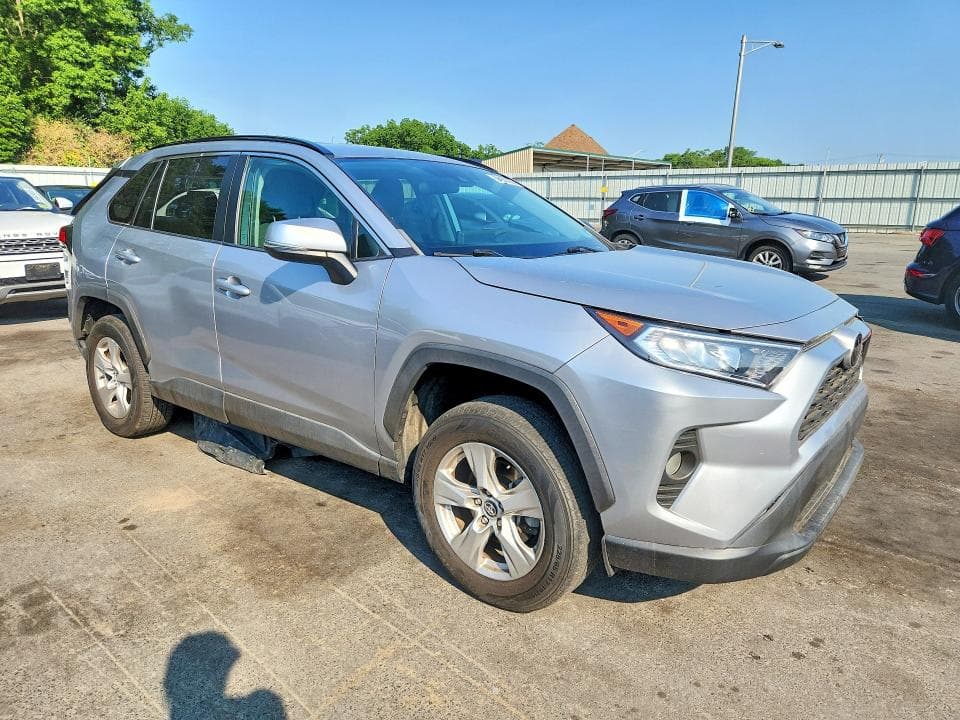 2020 TOYOTA RAV4 XLE 4