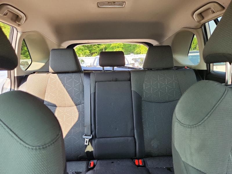2020 TOYOTA RAV4 XLE 10