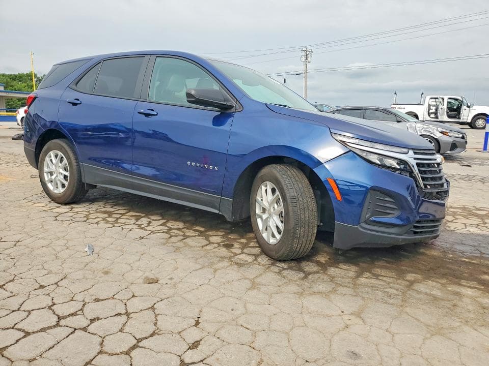 2023 CHEVROLET EQUINOX LS 4