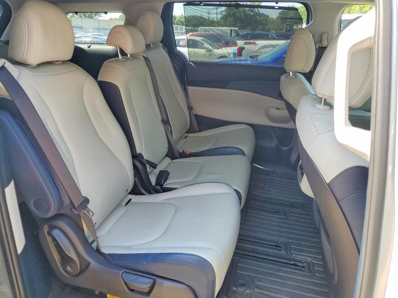 2025 KIA CARNIVAL HYBRID SX 11