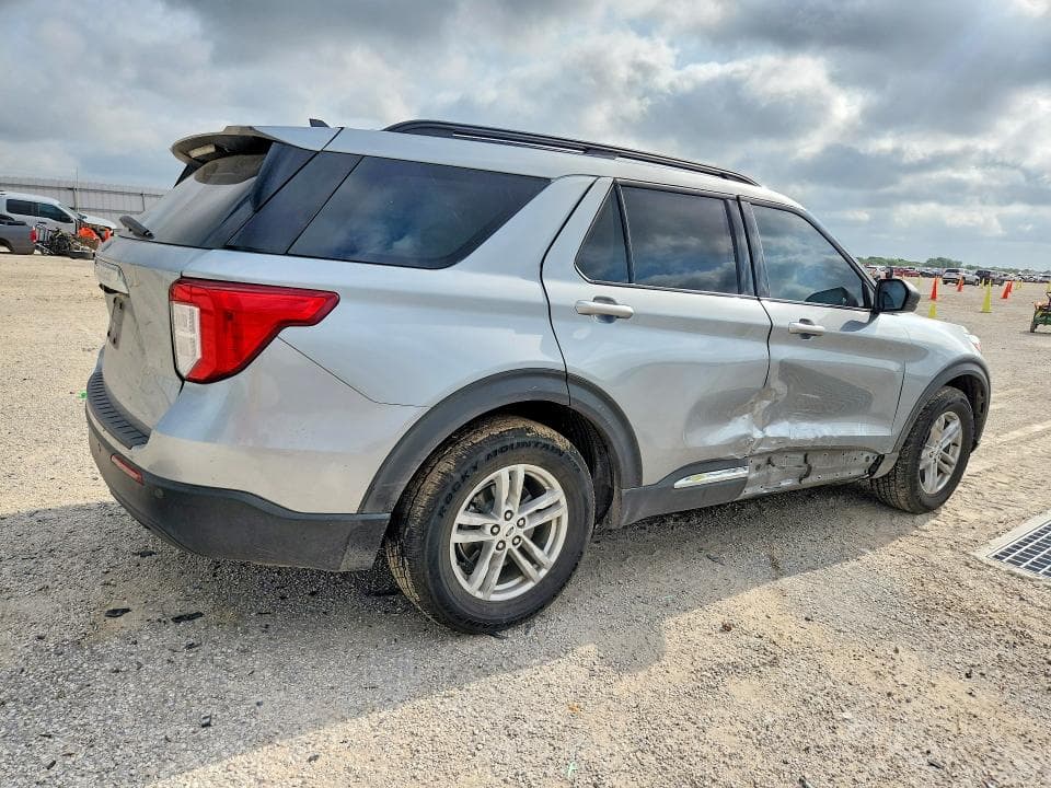 2023 FORD EXPLORER XLT 3