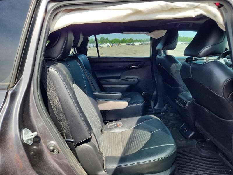 2021 TOYOTA HIGHLANDER XSE 11
