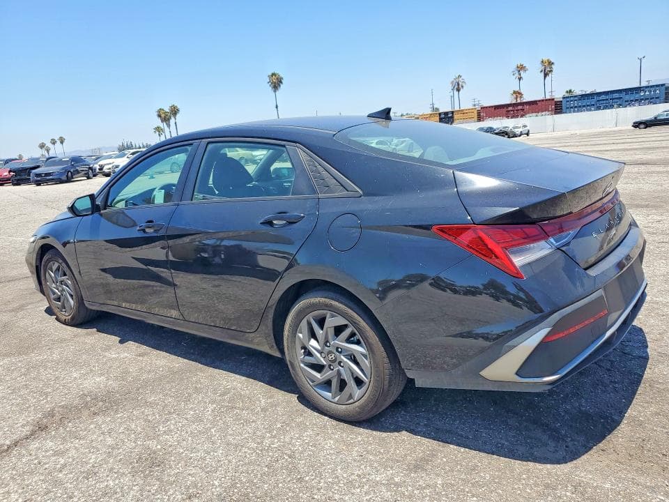 2024 HYUNDAI ELANTRA BLUE 2