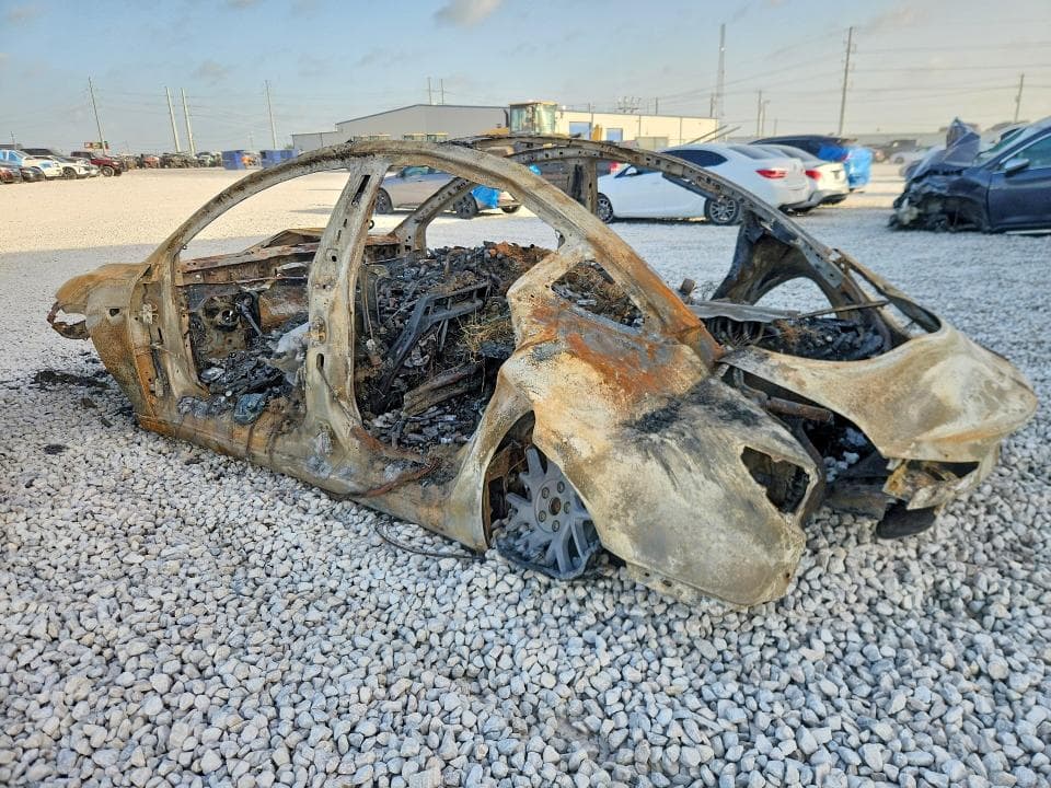 2025 TESLA MODEL 3 2