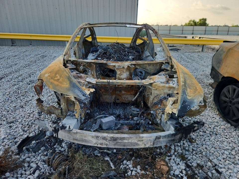 2025 TESLA MODEL 3 5