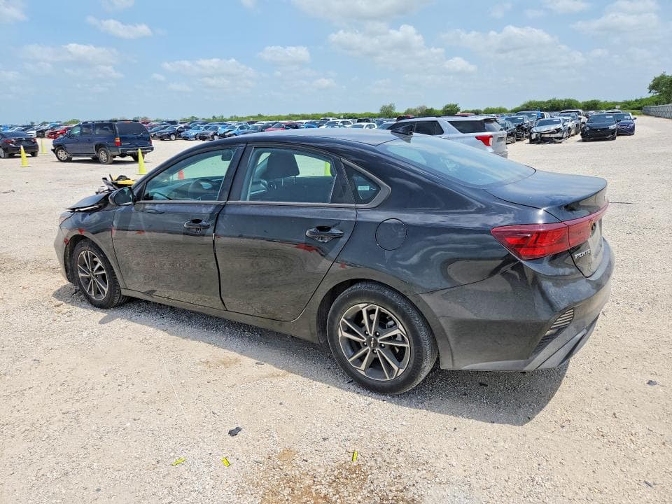 2023 KIA FORTE LXS 2