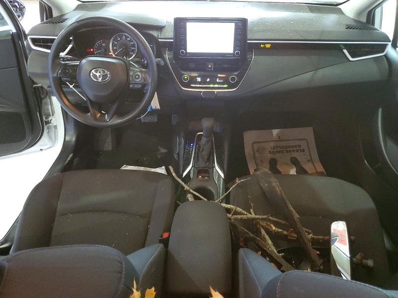 2022 TOYOTA COROLLA LE LE 8