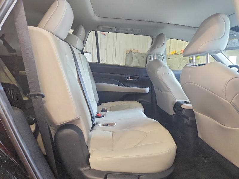 2025 TOYOTA GRAND HIGHLANDER HYBRID XLE 10