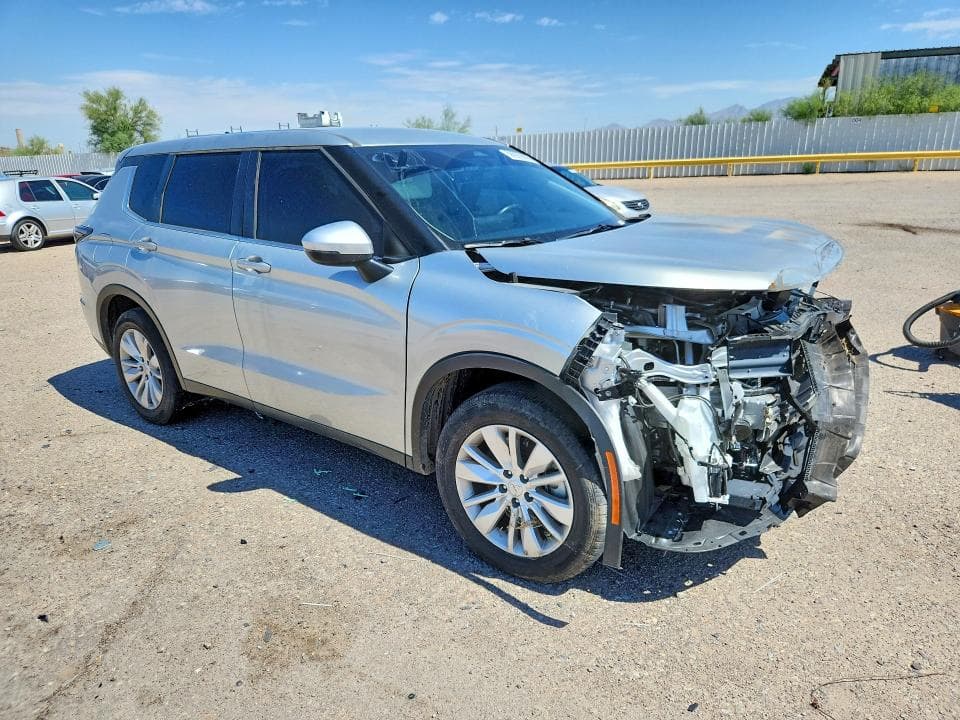 2025 MITSUBISHI OUTLANDER ES 4