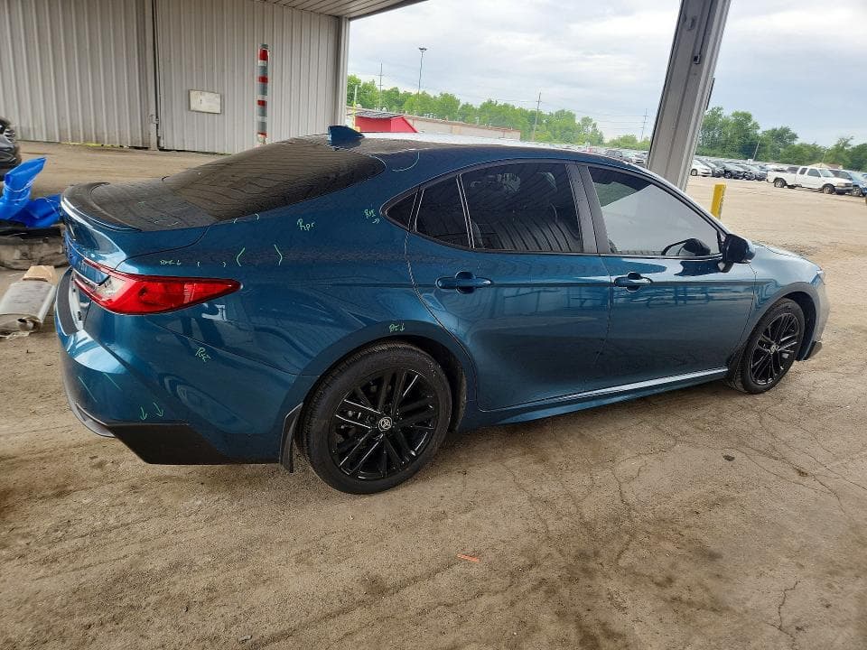 2025 TOYOTA CAMRY SE 3