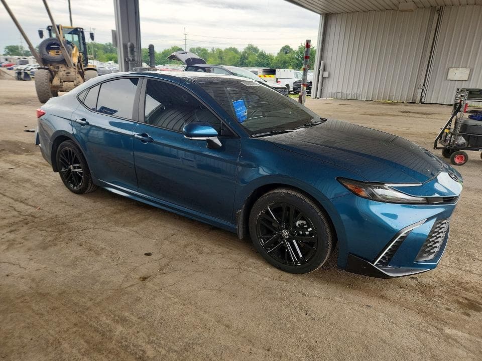 2025 TOYOTA CAMRY SE 4
