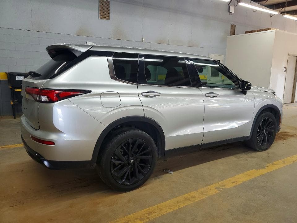 2022 MITSUBISHI OUTLANDER SE 3
