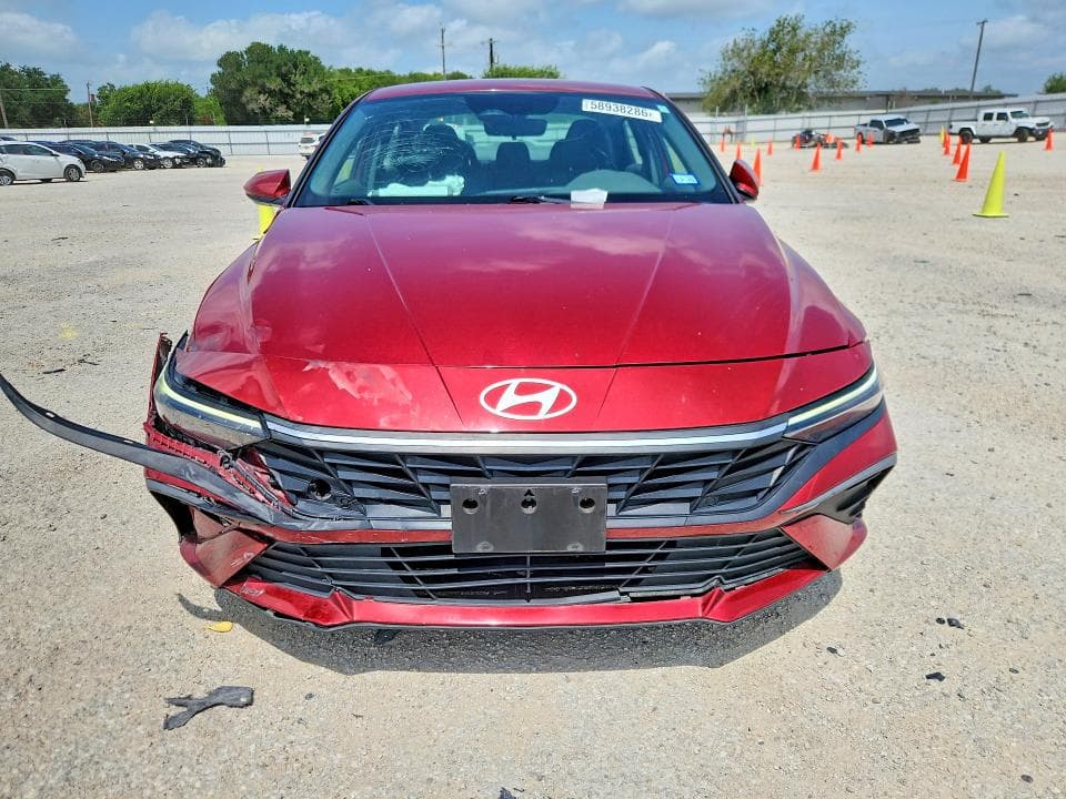 2024 HYUNDAI ELANTRA SEL 5
